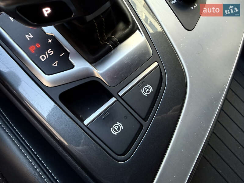 Внедорожник / Кроссовер Audi Q7 2017 в Одессе