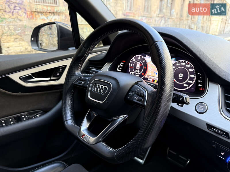 Внедорожник / Кроссовер Audi Q7 2017 в Одессе