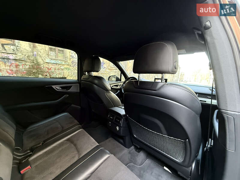 Внедорожник / Кроссовер Audi Q7 2017 в Одессе