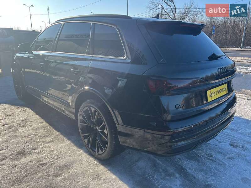 Позашляховик / Кросовер Audi Q7 2022 в Полтаві