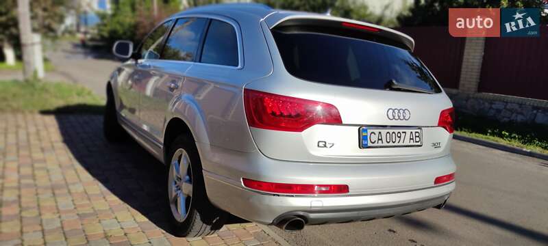 Позашляховик / Кросовер Audi Q7 2014 в Черкасах