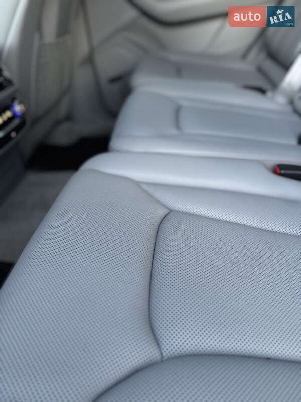 Позашляховик / Кросовер Audi Q7 2017 в Києві фото 39 Позашляховик / Кросовер Audi Q7 2017 в Києві