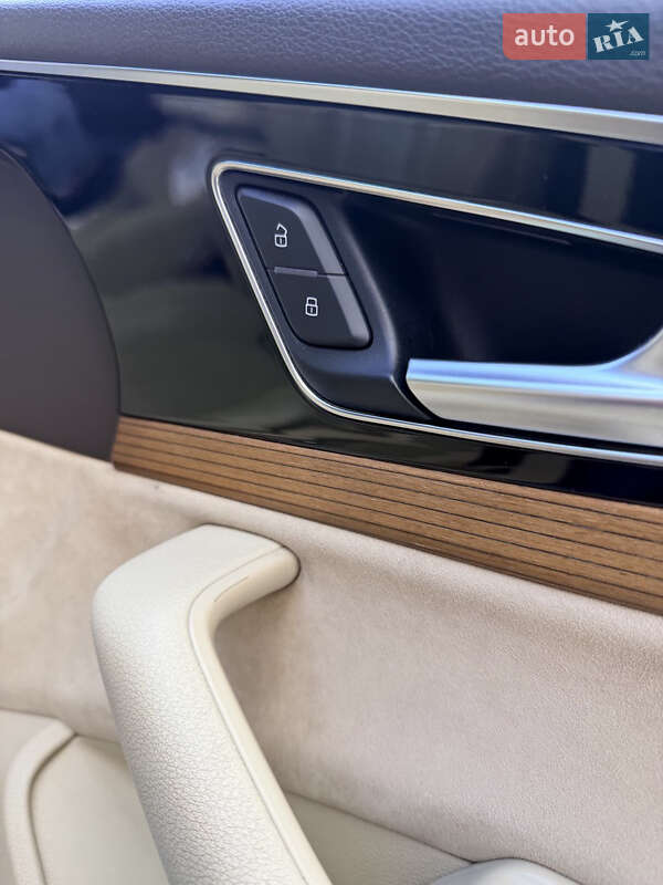 Позашляховик / Кросовер Audi Q7 2017 в Львові