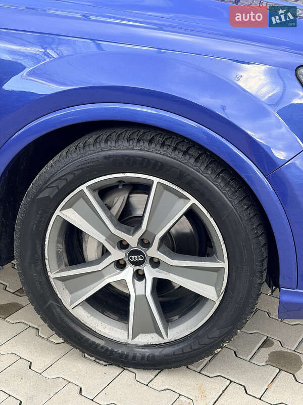 Позашляховик / Кросовер Audi Q7 2017 в Львові