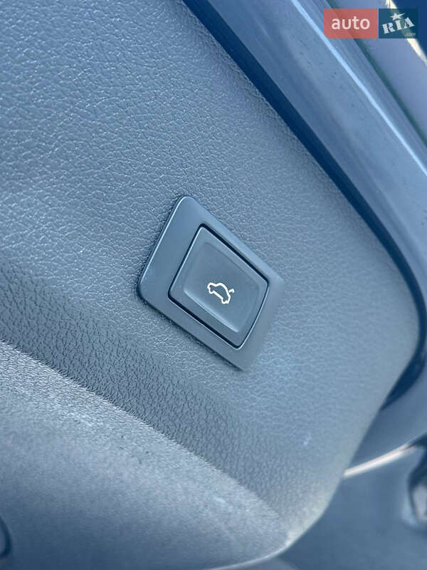 Внедорожник / Кроссовер Audi Q7 2015 в Львове