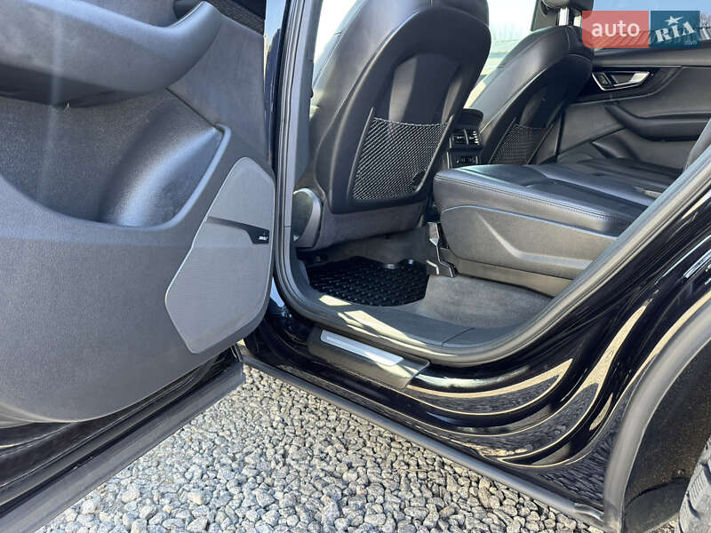 Позашляховик / Кросовер Audi Q7 2018 в Вінниці