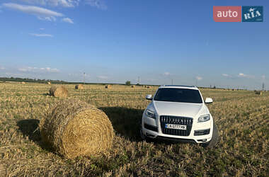 Позашляховик / Кросовер Audi Q7 2010 в Теплику