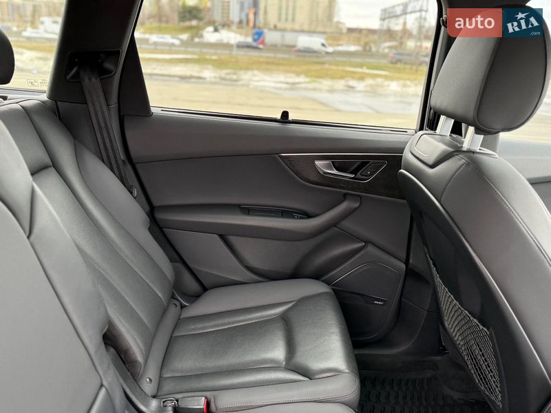Внедорожник / Кроссовер Audi Q7 2020 в Киеве