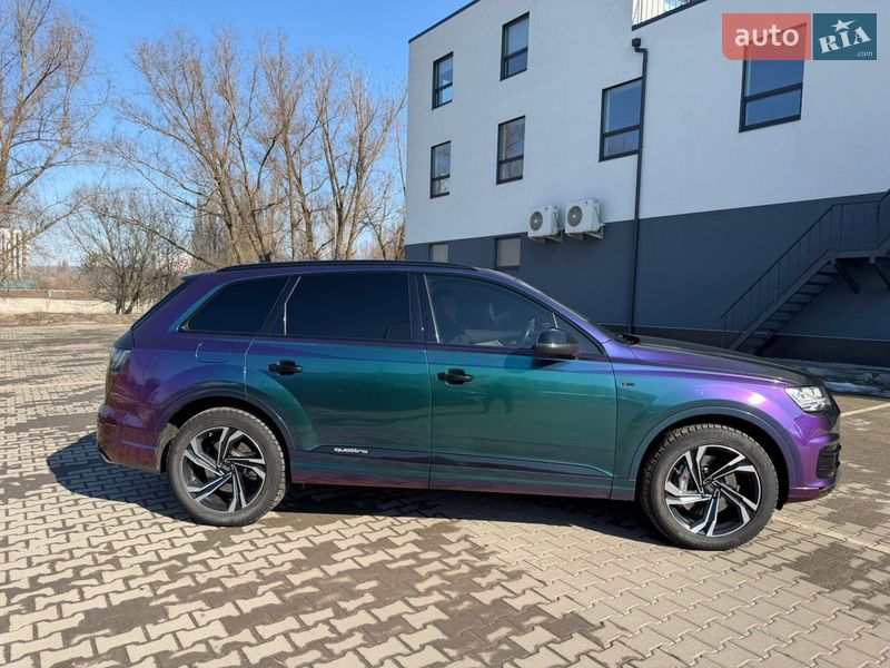 Позашляховик / Кросовер Audi Q7 2017 в Хмельницькому