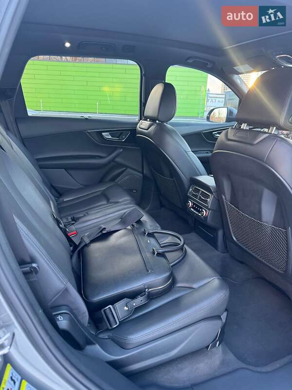 Позашляховик / Кросовер Audi Q7 2017 в Києві