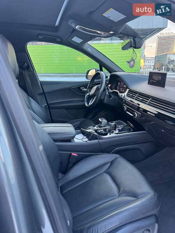 Позашляховик / Кросовер Audi Q7 2017 в Києві