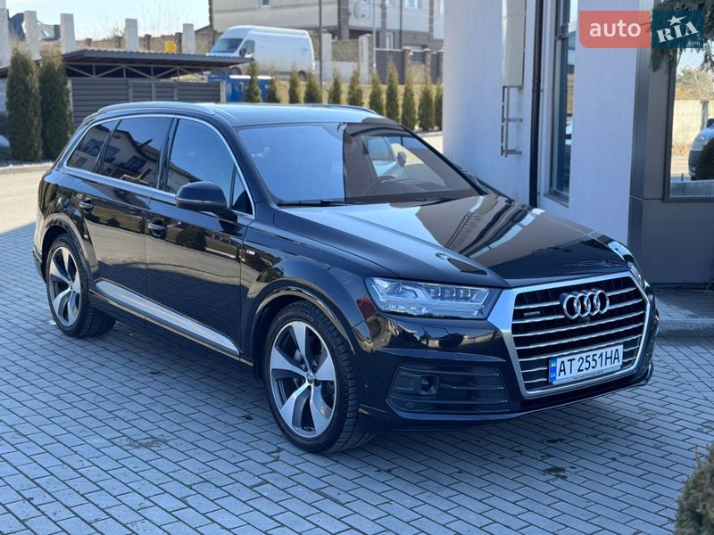 Внедорожник / Кроссовер Audi Q7 2017 в Ровно