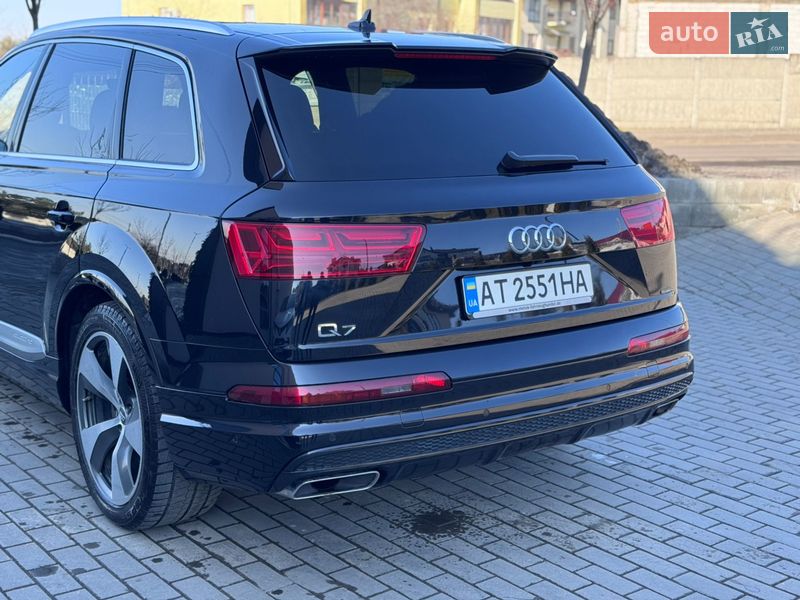 Внедорожник / Кроссовер Audi Q7 2017 в Ровно