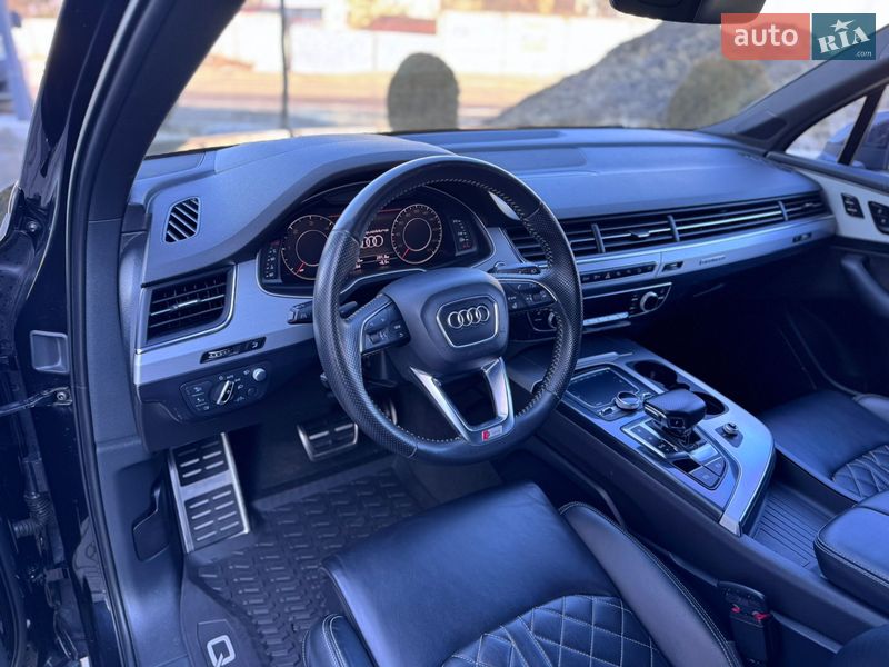 Внедорожник / Кроссовер Audi Q7 2017 в Ровно