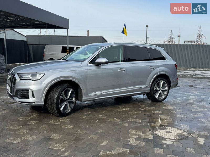 Внедорожник / Кроссовер Audi Q7 2021 в Полтаве
