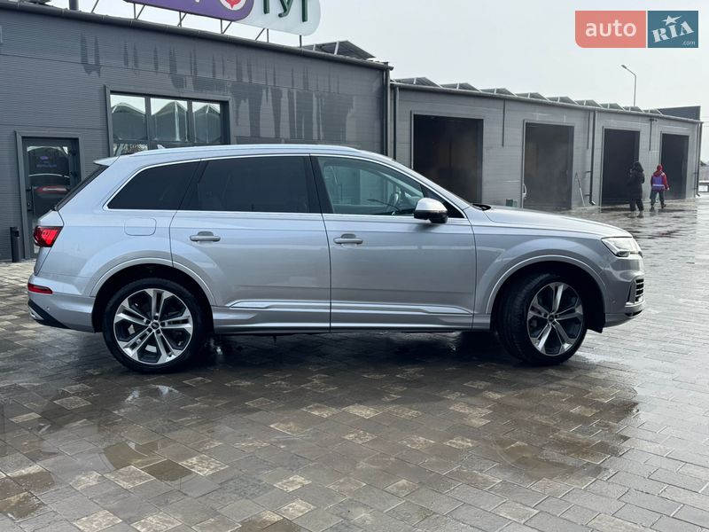 Внедорожник / Кроссовер Audi Q7 2021 в Полтаве