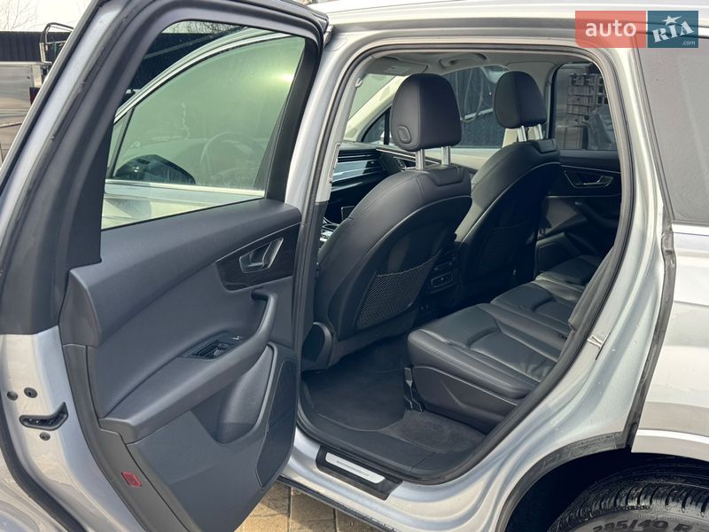 Внедорожник / Кроссовер Audi Q7 2021 в Полтаве