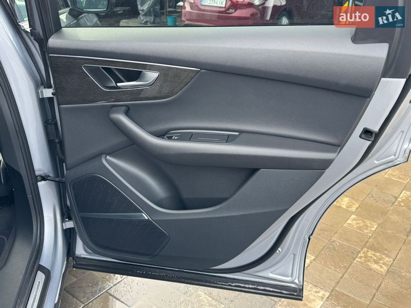 Внедорожник / Кроссовер Audi Q7 2021 в Полтаве