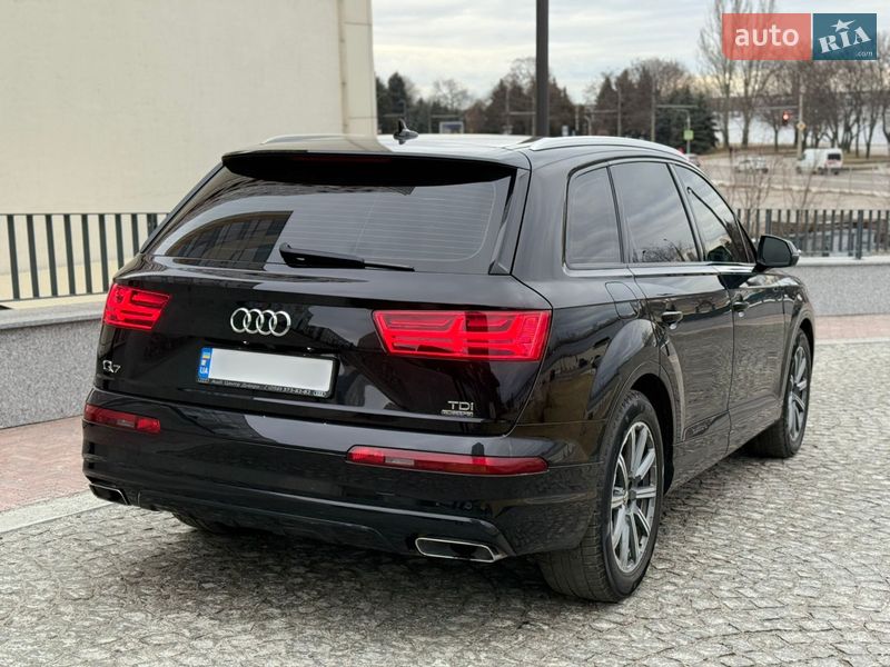 Внедорожник / Кроссовер Audi Q7 2017 в Днепре