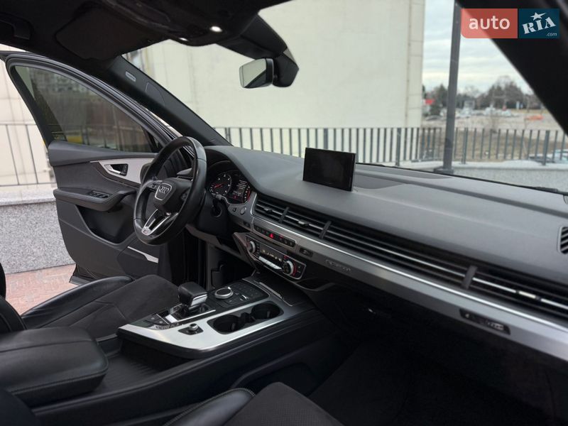 Внедорожник / Кроссовер Audi Q7 2017 в Днепре