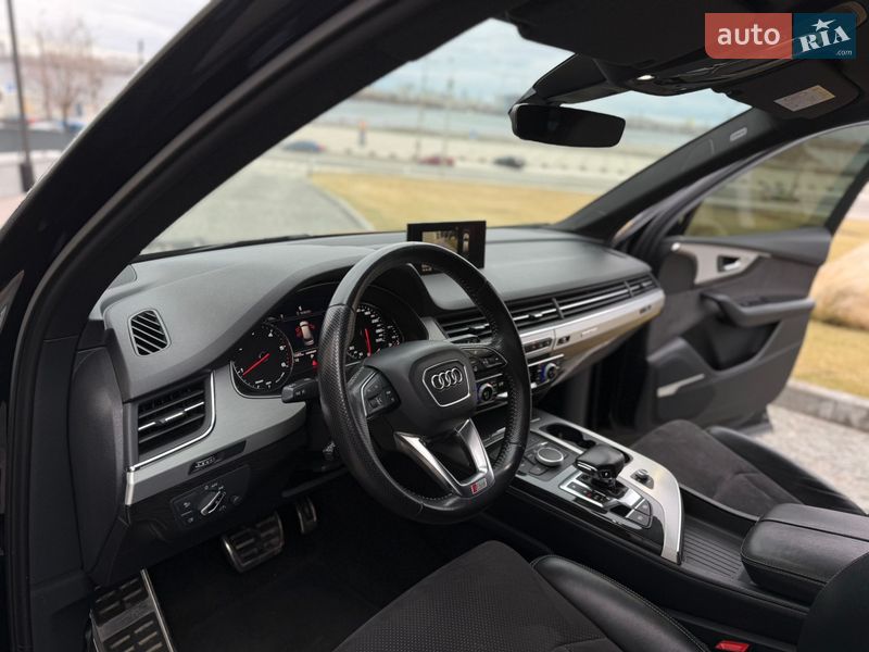 Внедорожник / Кроссовер Audi Q7 2017 в Днепре