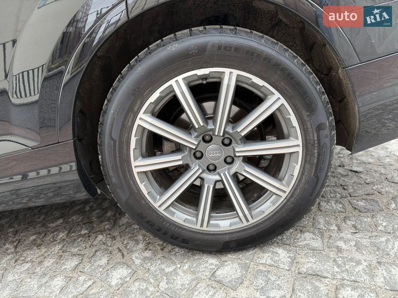 Внедорожник / Кроссовер Audi Q7 2017 в Днепре
