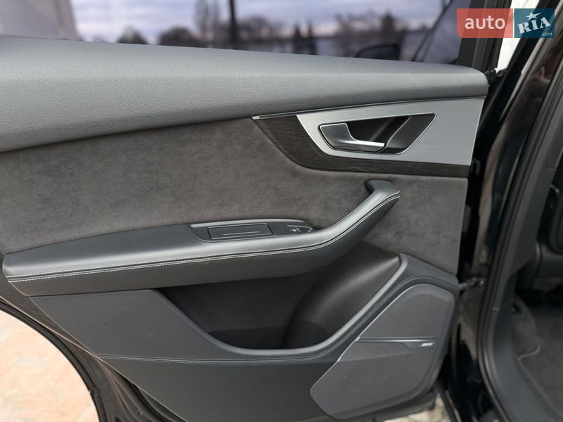 Внедорожник / Кроссовер Audi Q7 2017 в Днепре