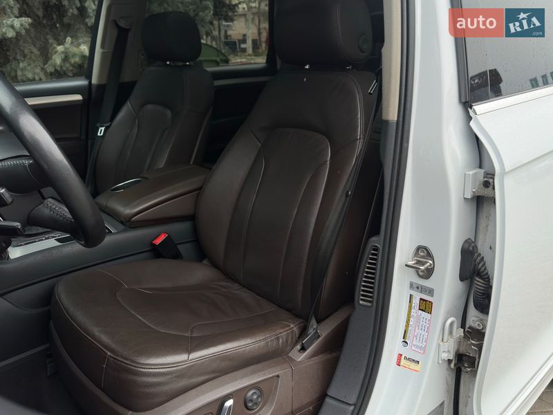 Внедорожник / Кроссовер Audi Q7 2013 в Одессе