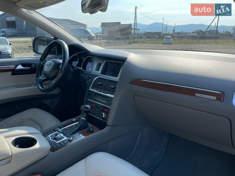 Внедорожник / Кроссовер Audi Q7 2013 в Хусте