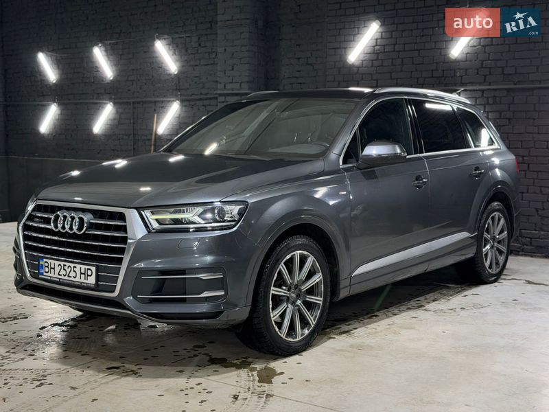 Внедорожник / Кроссовер Audi Q7 2015 в Киеве