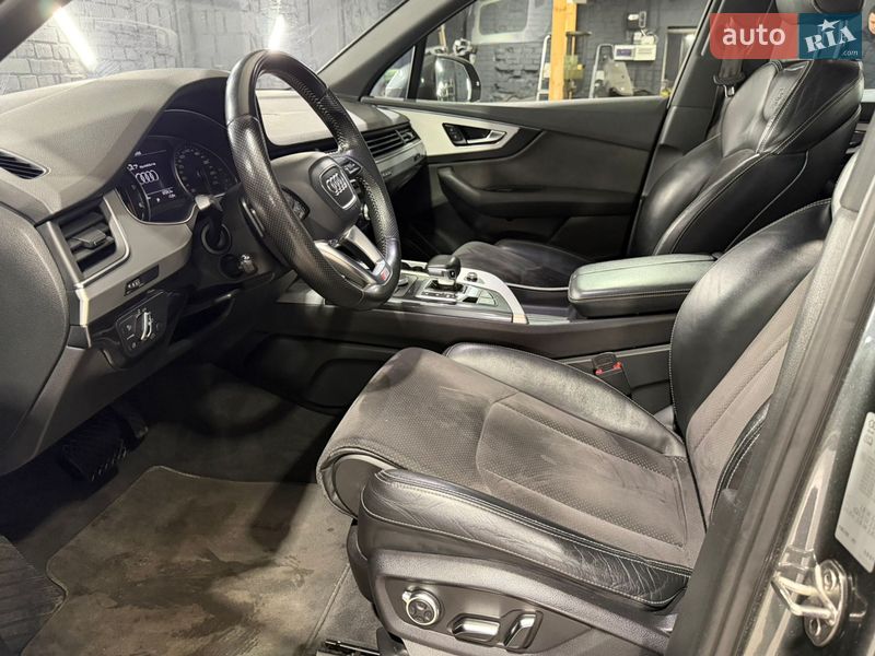 Внедорожник / Кроссовер Audi Q7 2015 в Киеве