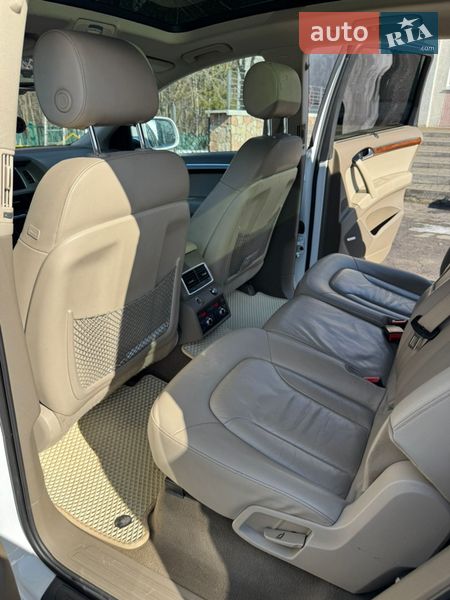 Позашляховик / Кросовер Audi Q7 2010 в Волочиську