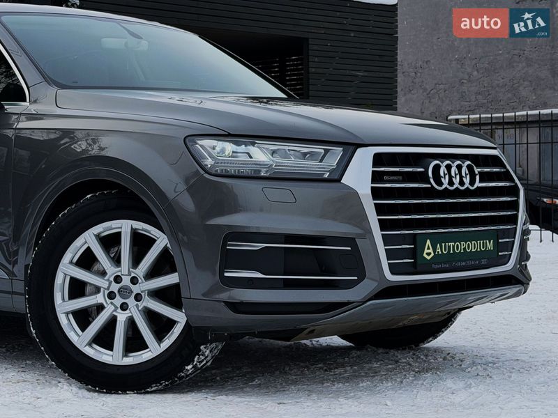 Внедорожник / Кроссовер Audi Q7 2015 в Киеве