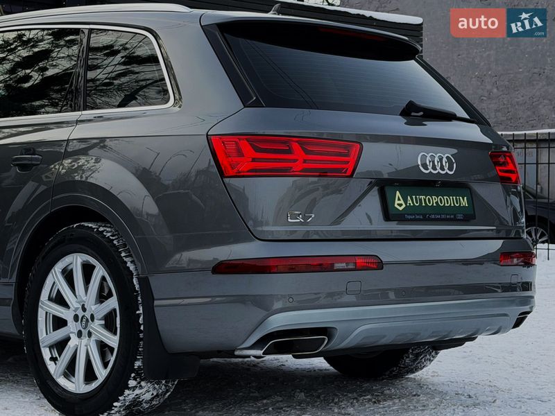 Внедорожник / Кроссовер Audi Q7 2015 в Киеве