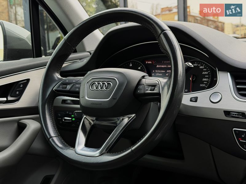 Внедорожник / Кроссовер Audi Q7 2015 в Киеве