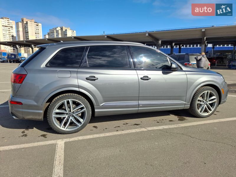 Внедорожник / Кроссовер Audi Q7 2016 в Киеве