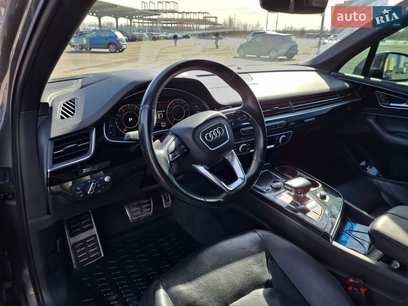 Внедорожник / Кроссовер Audi Q7 2016 в Киеве