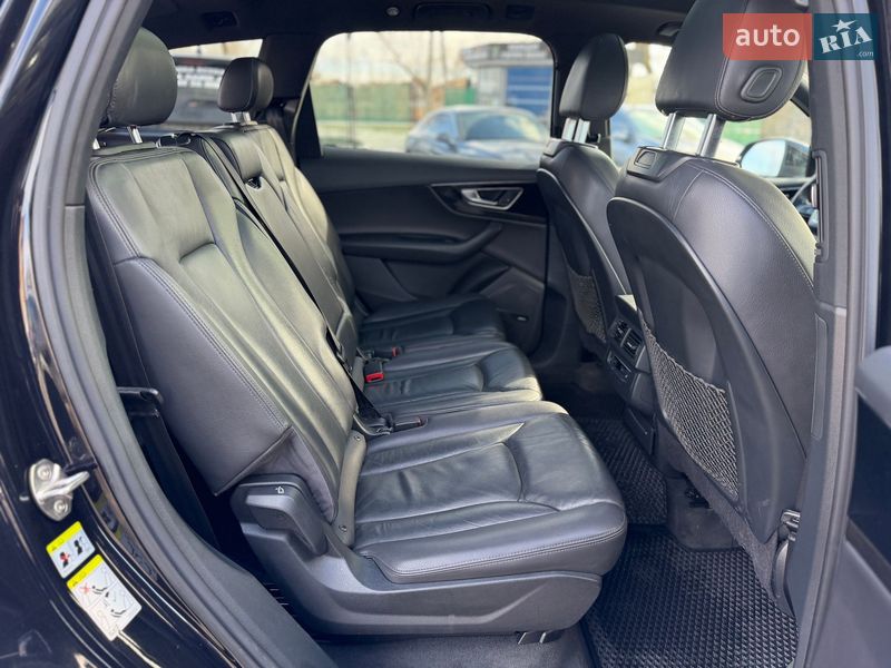 Внедорожник / Кроссовер Audi Q7 2016 в Киеве