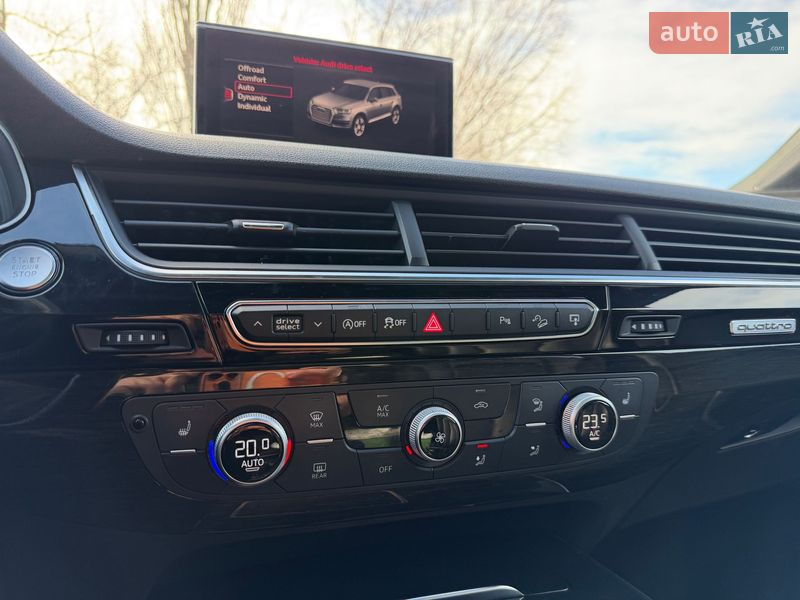 Внедорожник / Кроссовер Audi Q7 2016 в Киеве