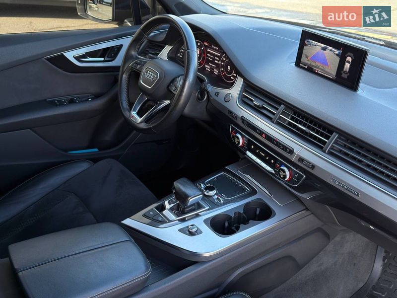 Внедорожник / Кроссовер Audi Q7 2016 в Киеве