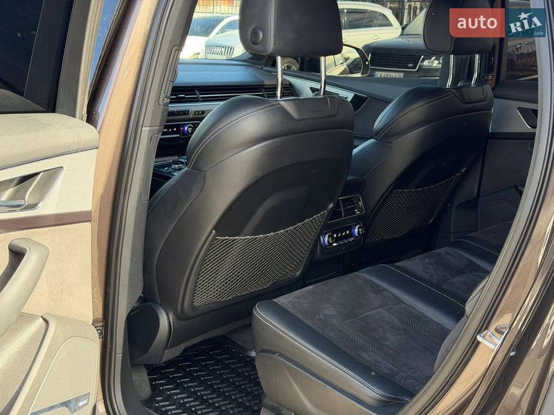Внедорожник / Кроссовер Audi Q7 2016 в Киеве