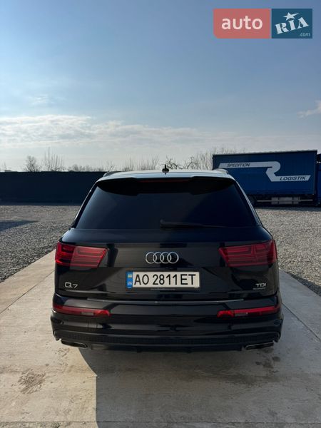 Позашляховик / Кросовер Audi Q7 2017 в Виноградові