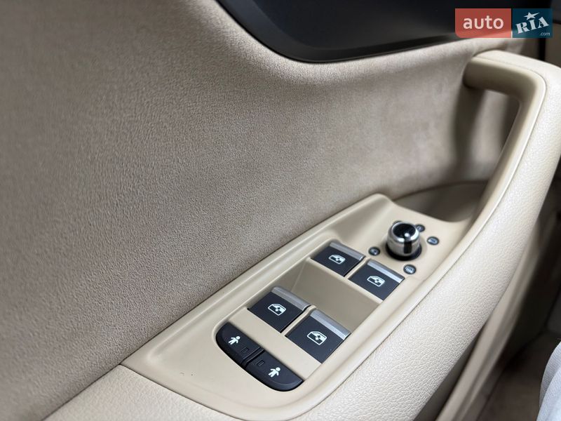 Внедорожник / Кроссовер Audi Q7 2016 в Киеве