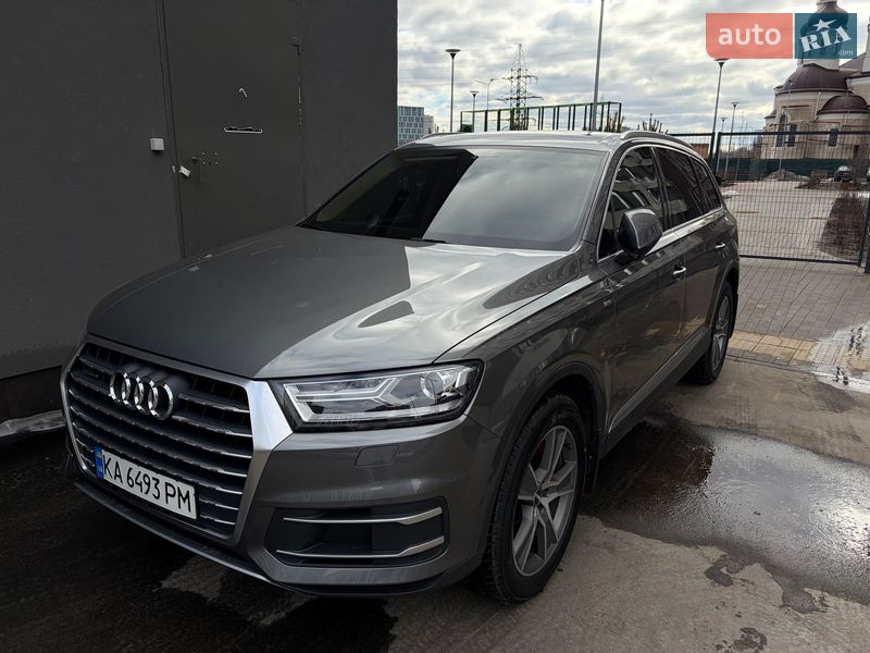 Внедорожник / Кроссовер Audi Q7 2016 в Киеве