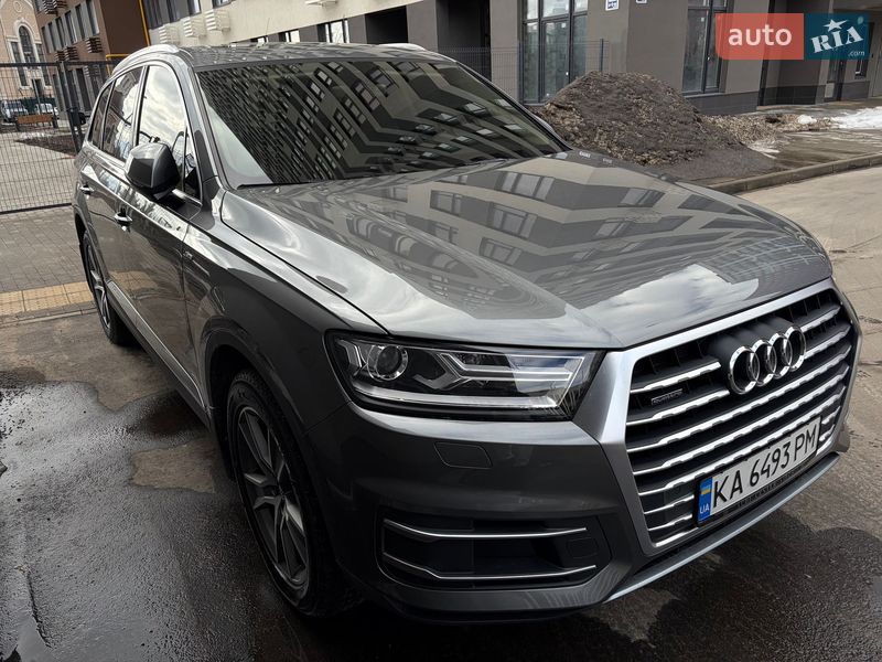 Внедорожник / Кроссовер Audi Q7 2016 в Киеве