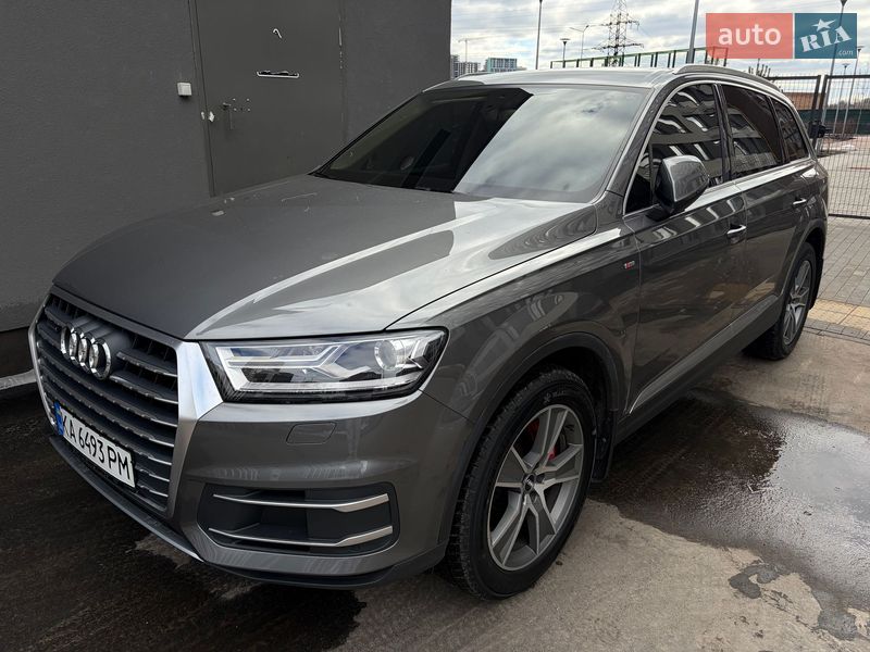 Внедорожник / Кроссовер Audi Q7 2016 в Киеве