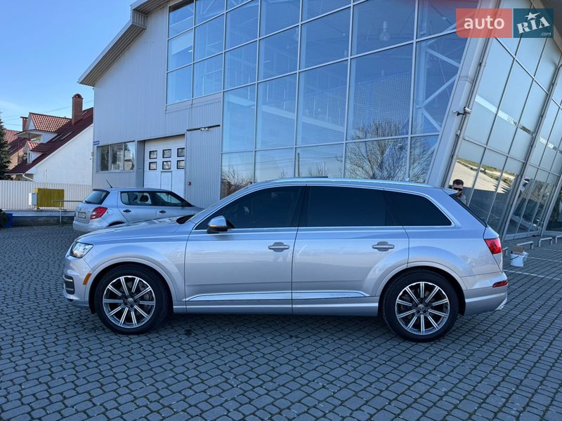 Позашляховик / Кросовер Audi Q7 2016 в Ужгороді