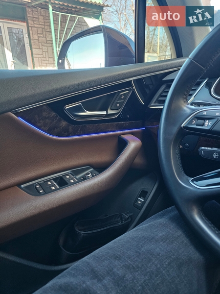Внедорожник / Кроссовер Audi Q7 2015 в Мукачево
