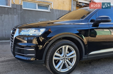 Внедорожник / Кроссовер Audi Q7 2015 в Мукачево