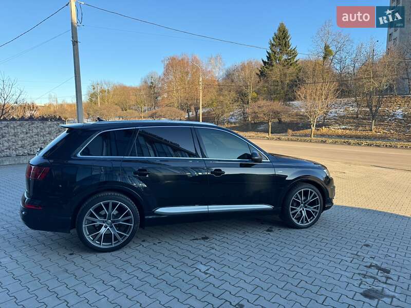 Внедорожник / Кроссовер Audi Q7 2016 в Ровно